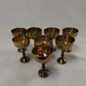 Elegant Gold Goblet Set